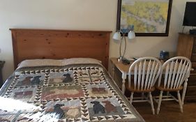 Bath Harbor Motel And Marina 2*