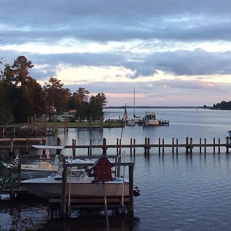Bath Harbor Marina And Motel Exterior photo